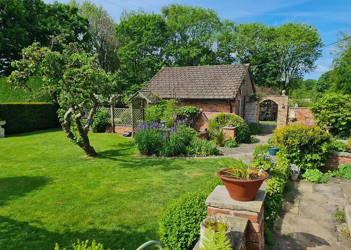 The Garden Room, 1 Heath Cottage